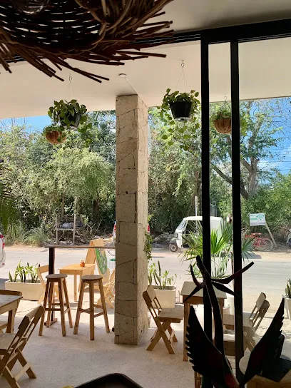 KÁAPEH TULUM SMOOTHIE BOWLS, BRUNCH & CAFÉ